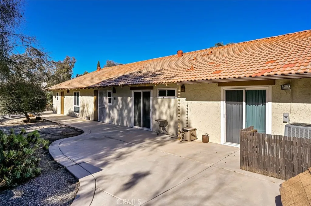 14531 Viewcrest Drive, Riverside, California 92504 home-pic-28