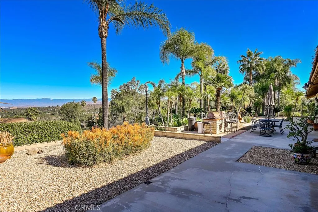 14531 Viewcrest Drive, Riverside, California 92504 home-pic-32