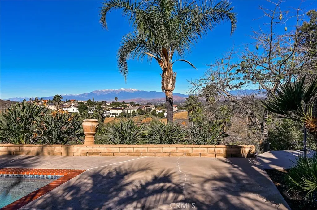 14531 Viewcrest Drive, Riverside, California 92504 home-pic-58