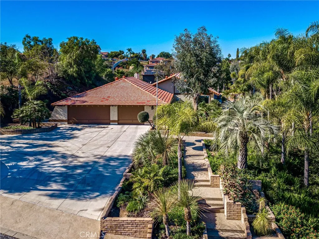 14531 Viewcrest Drive, Riverside, California 92504 home-pic-1