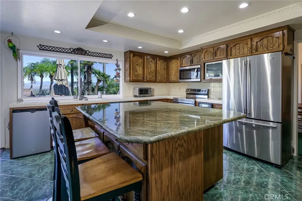 14531 Viewcrest Drive, Riverside, California 92504 home-pic-4