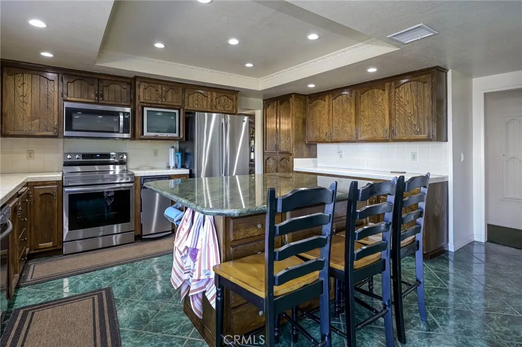 14531 Viewcrest Drive, Riverside, California 92504 home-pic-7