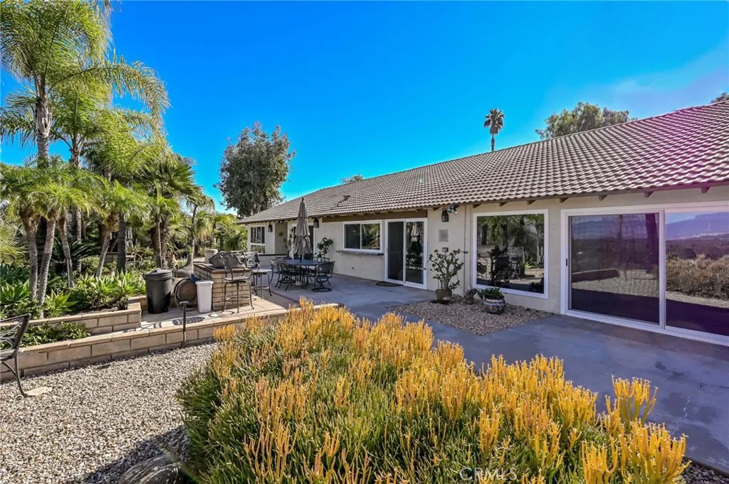 14531 Viewcrest Drive, Riverside, California 92504 home-pic-42