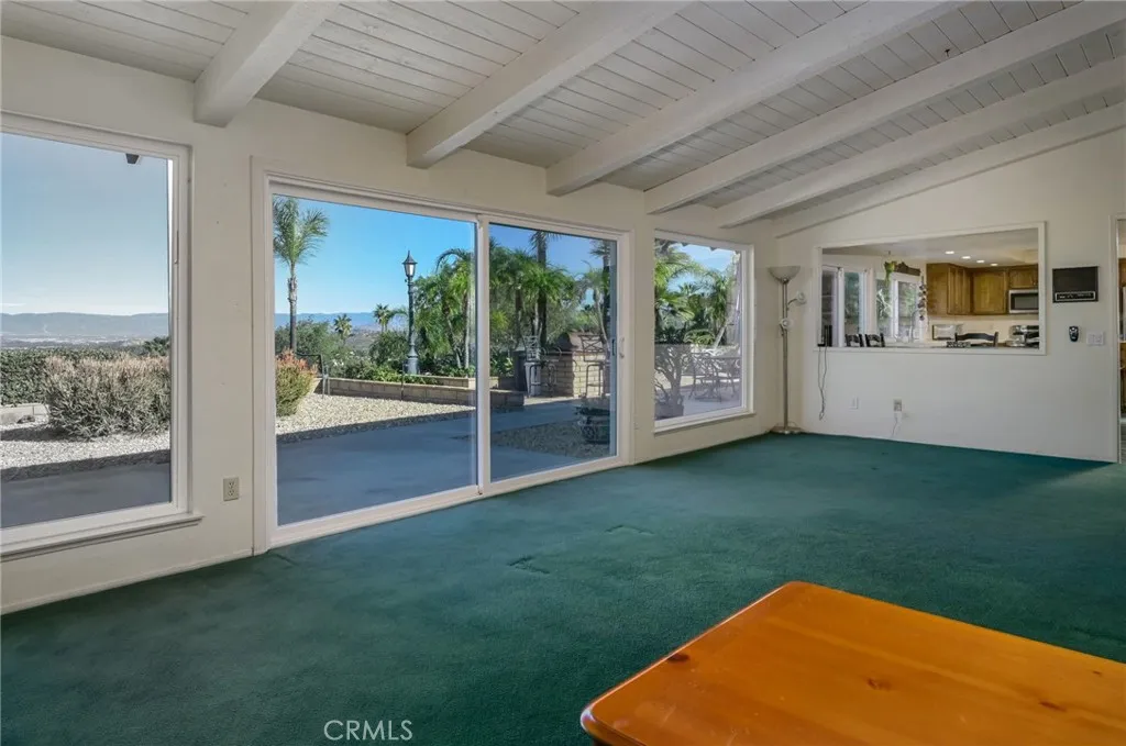 14531 Viewcrest Drive, Riverside, California 92504 home-pic-12