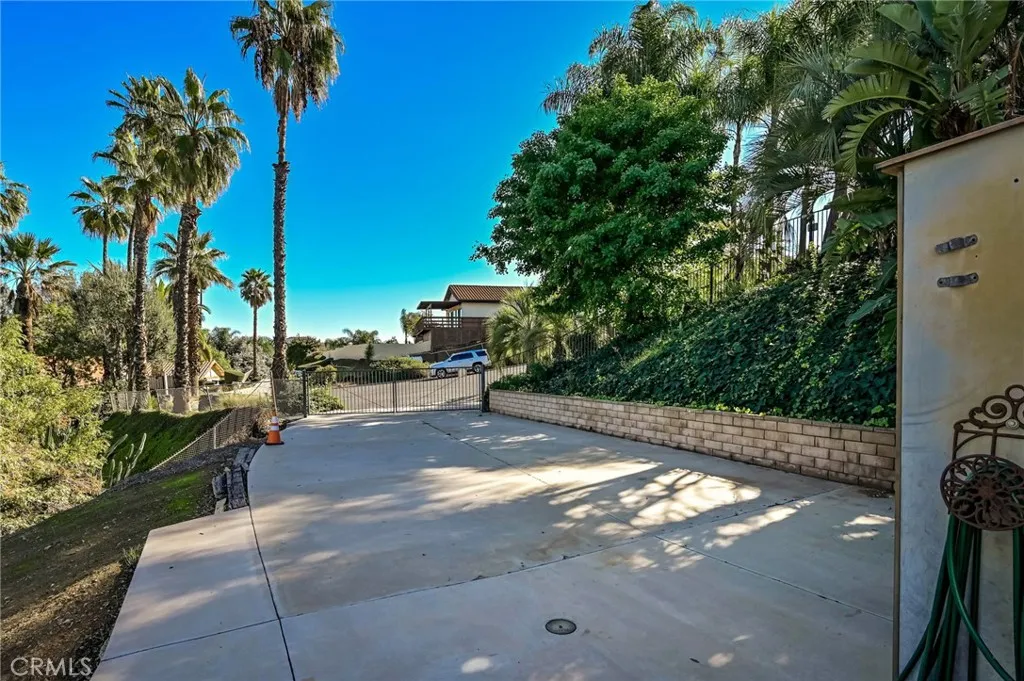 14531 Viewcrest Drive, Riverside, California 92504 home-pic-55