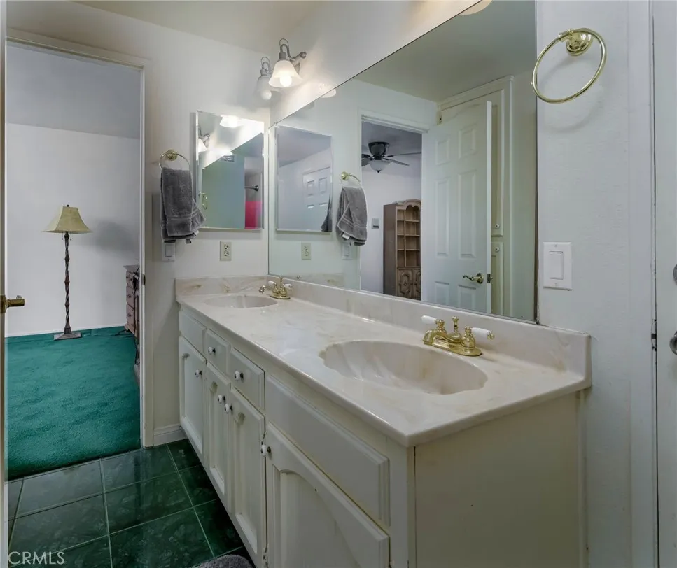 14531 Viewcrest Drive, Riverside, California 92504 home-pic-21