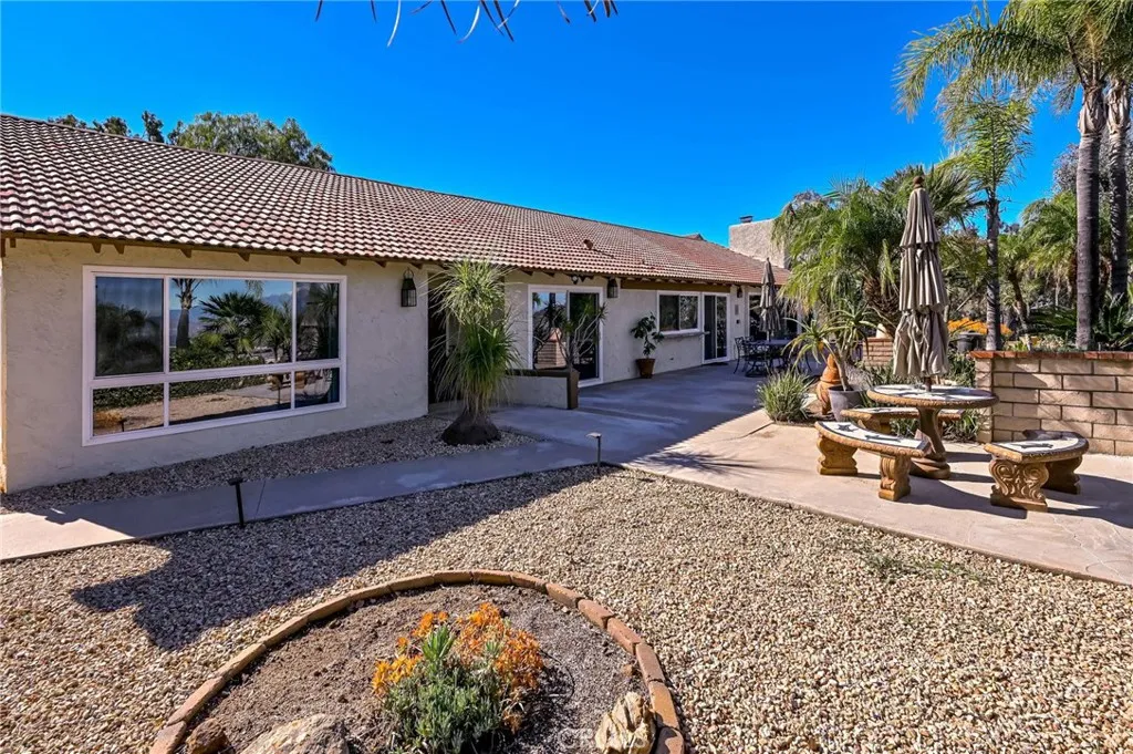 14531 Viewcrest Drive, Riverside, California 92504 home-pic-40