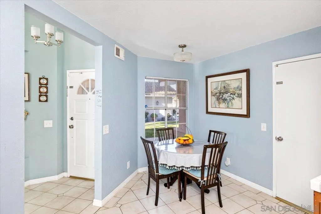 8465 Hovenweep Ct, San Diego, California 92129 home-pic-11