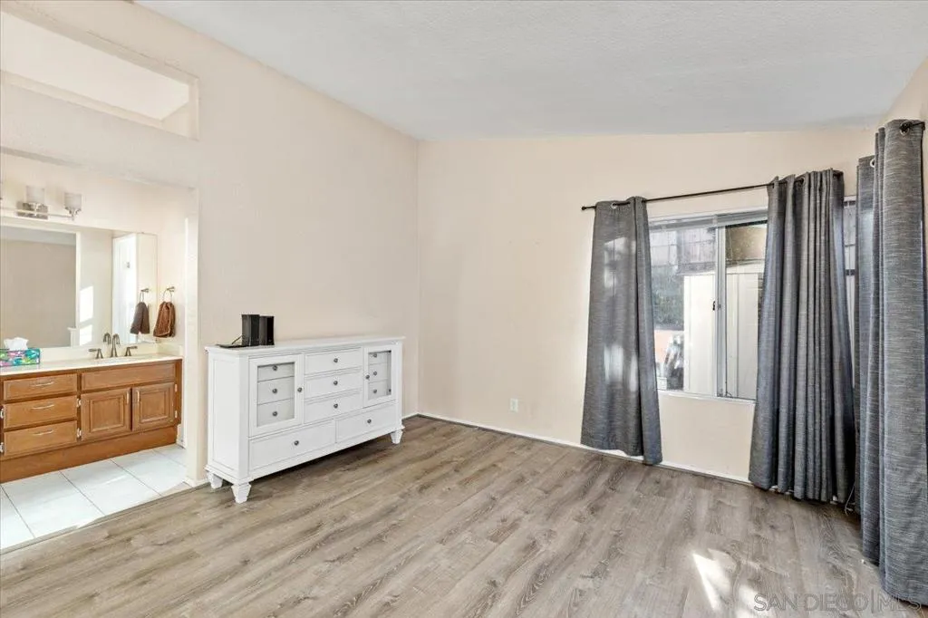 8465 Hovenweep Ct, San Diego, California 92129 home-pic-24