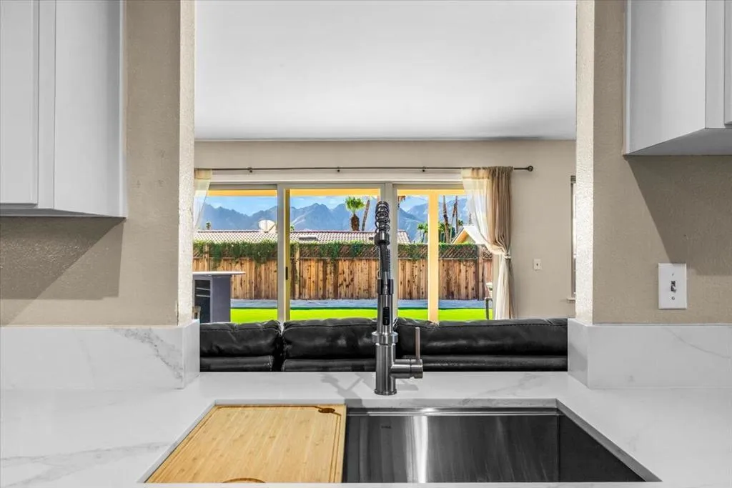 43035 Tennessee Avenue, Palm Desert, California 92211 home-pic-16