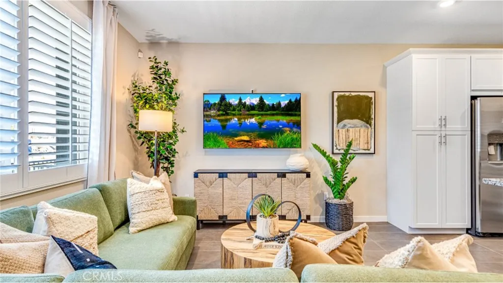 4275 S Grasly Paseo, Ontario, California 91762 home-pic-2