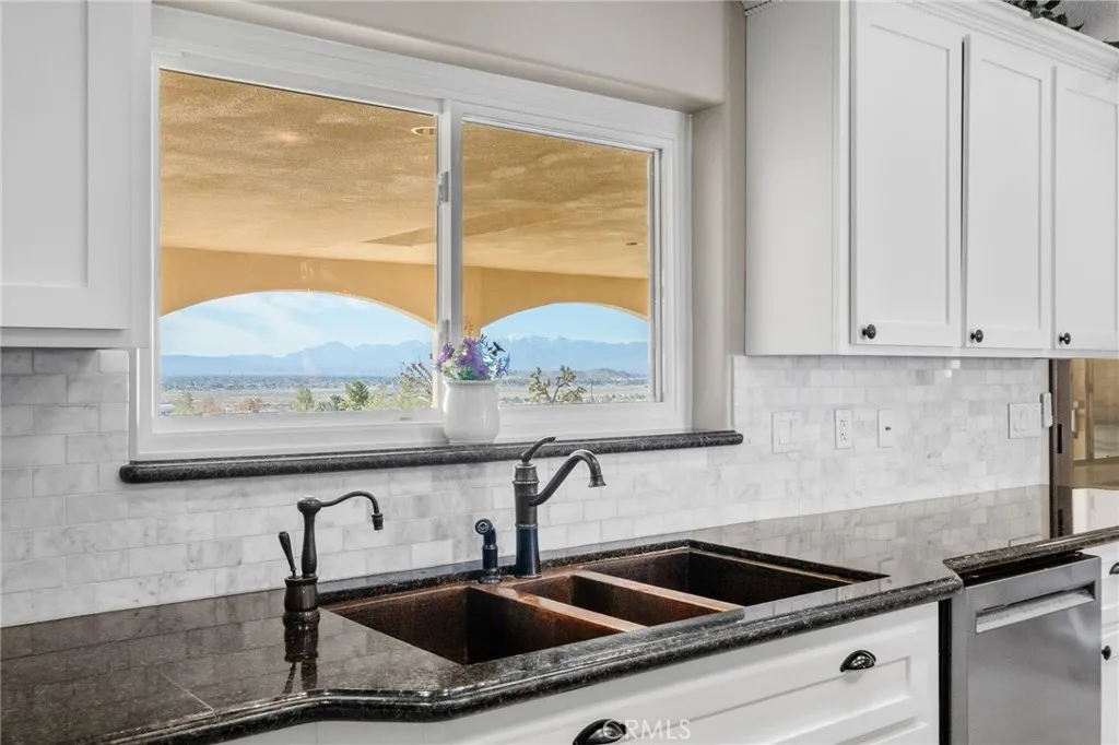 16878 Shirwaun Road, Apple Valley, California 92307 home-pic-16