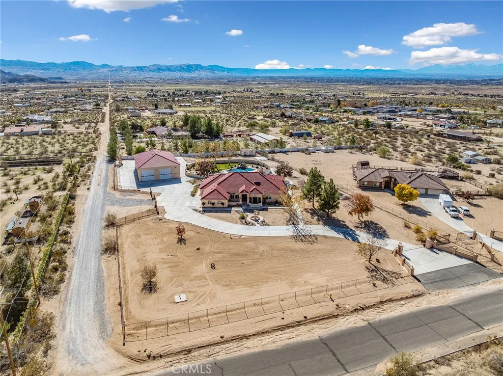 16878 Shirwaun Road, Apple Valley, California 92307 home-pic-4