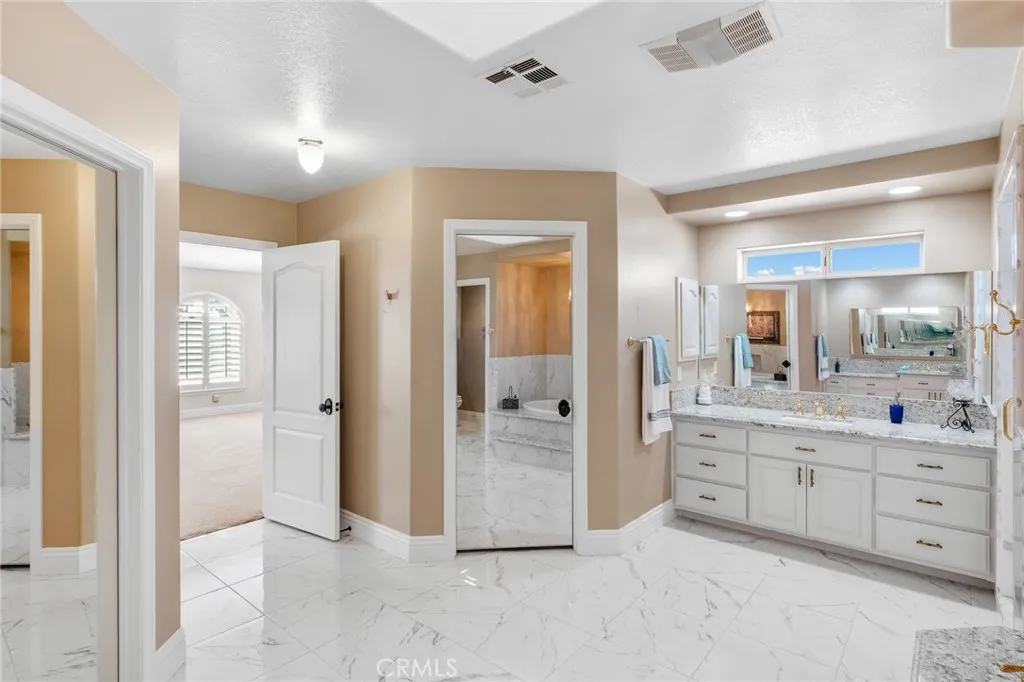 16878 Shirwaun Road, Apple Valley, California 92307 home-pic-27