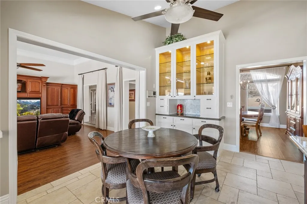 16878 Shirwaun Road, Apple Valley, California 92307 home-pic-11