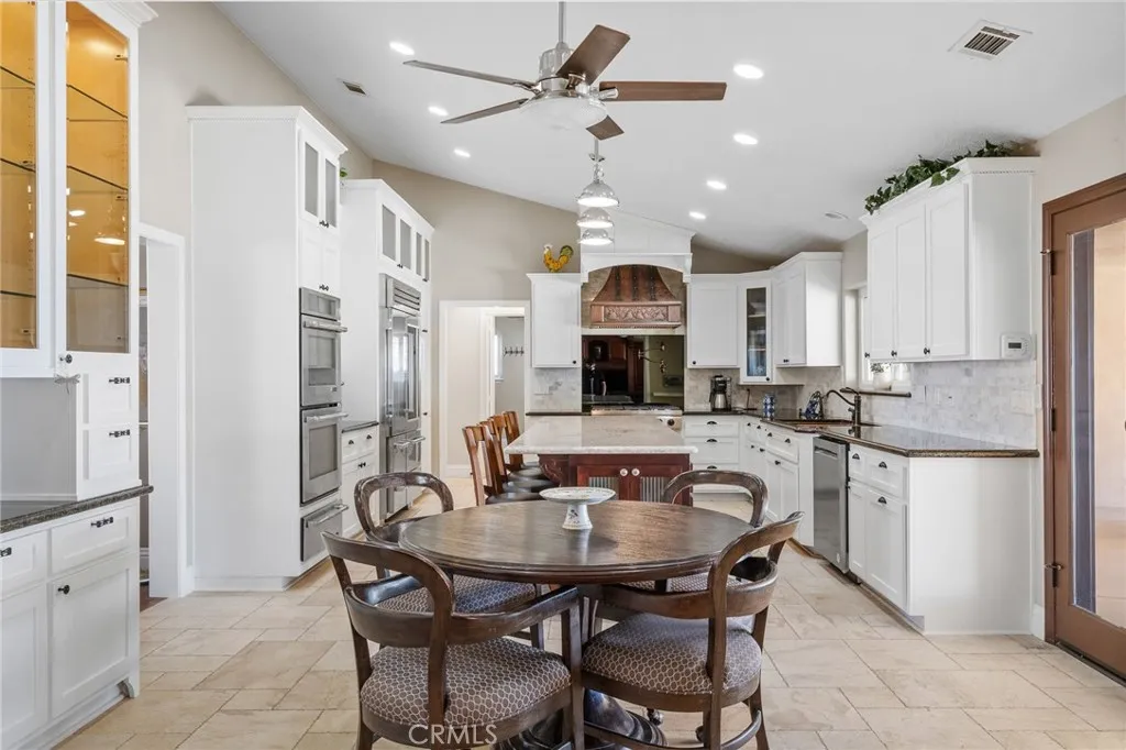 16878 Shirwaun Road, Apple Valley, California 92307 home-pic-12