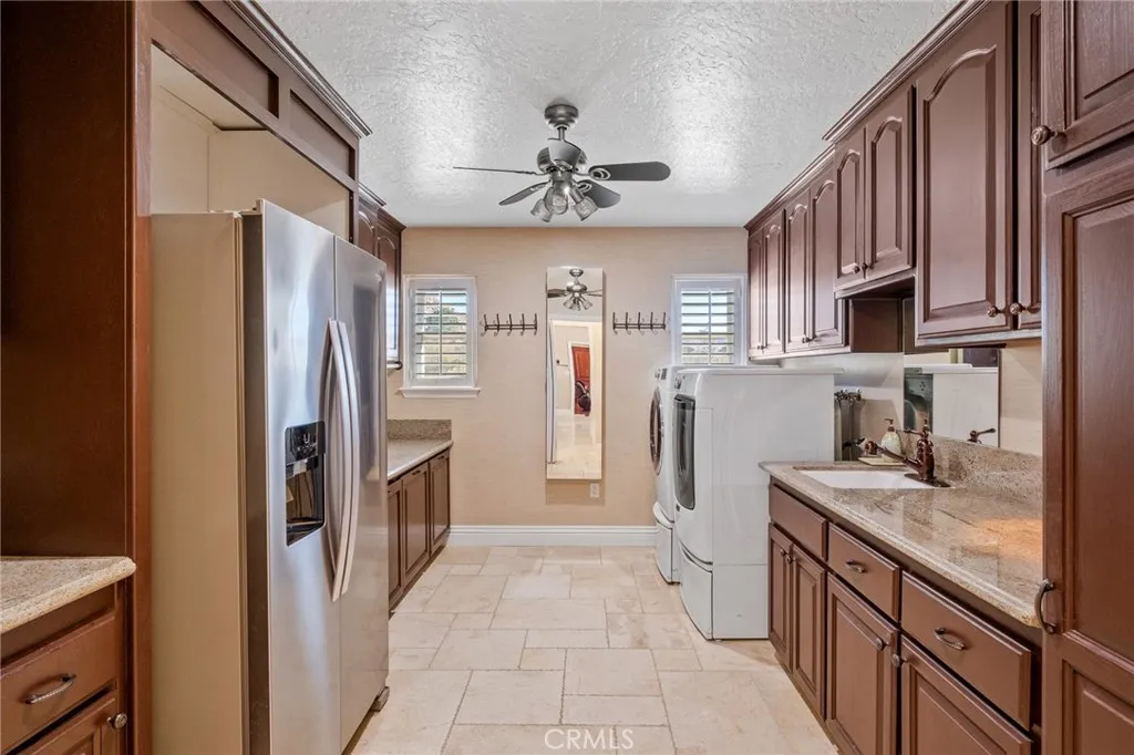 16878 Shirwaun Road, Apple Valley, California 92307 home-pic-29