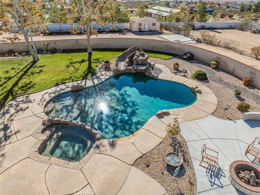 16878 Shirwaun Road, Apple Valley, California 92307 home-pic-36