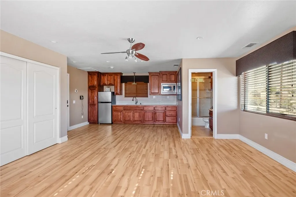 16878 Shirwaun Road, Apple Valley, California 92307 home-pic-48
