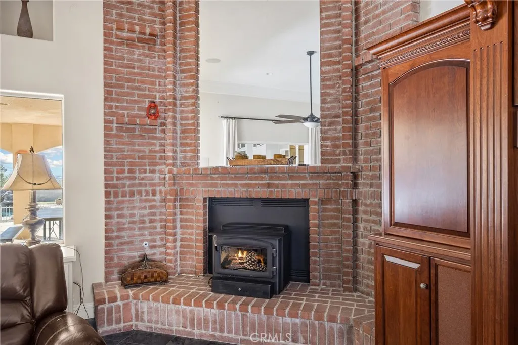 16878 Shirwaun Road, Apple Valley, California 92307 home-pic-10