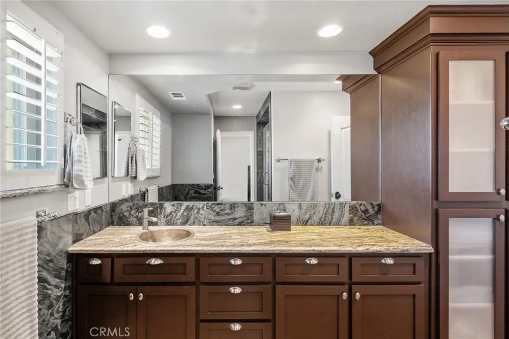 16878 Shirwaun Road, Apple Valley, California 92307 home-pic-22