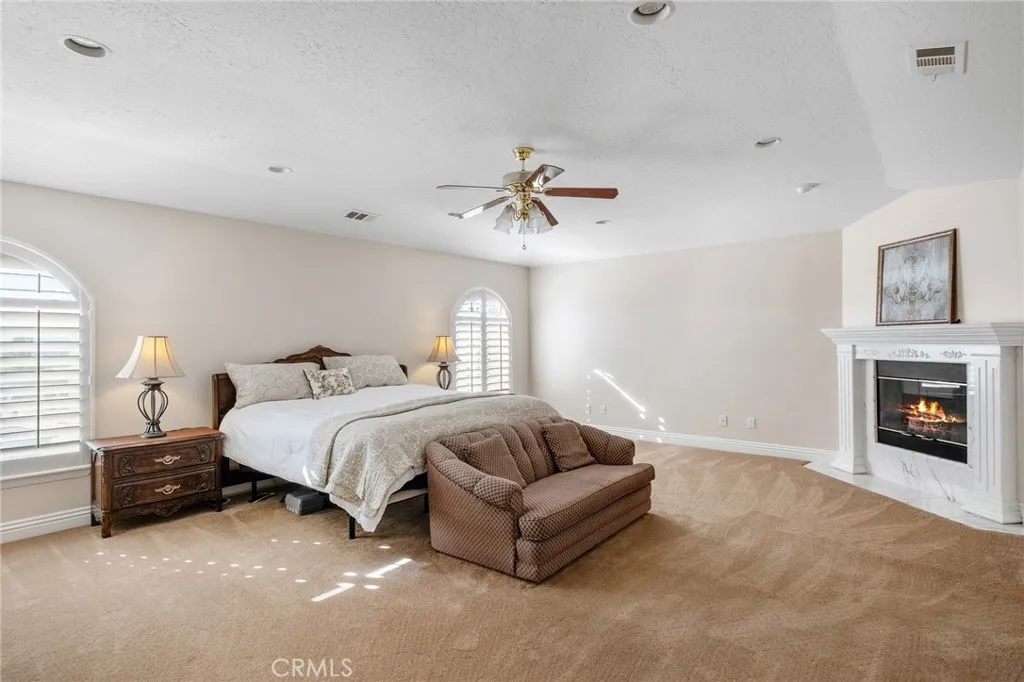 16878 Shirwaun Road, Apple Valley, California 92307 home-pic-25