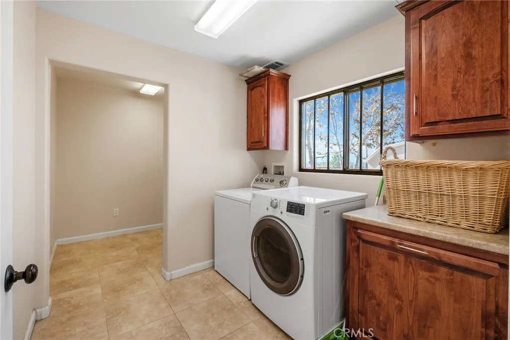 16878 Shirwaun Road, Apple Valley, California 92307 home-pic-47