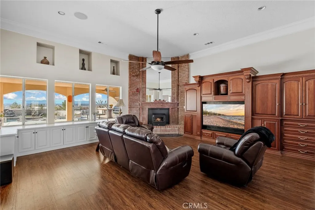 16878 Shirwaun Road, Apple Valley, California 92307 home-pic-9