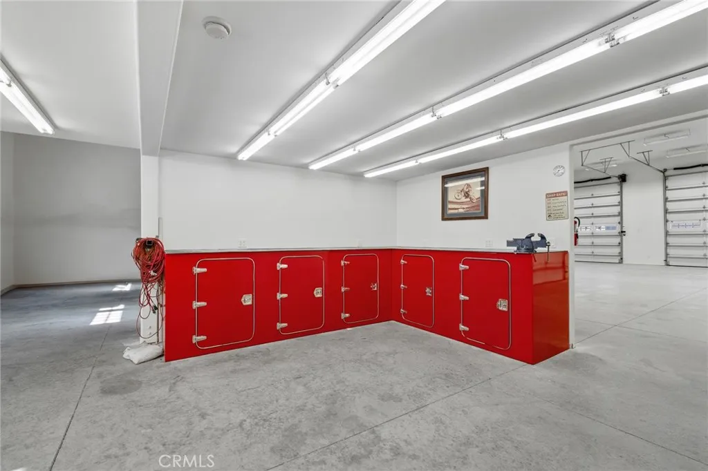 16878 Shirwaun Road, Apple Valley, California 92307 home-pic-46