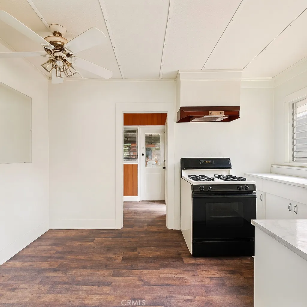 401 W Graham, Lake Elsinore, California 92530 — photo 4