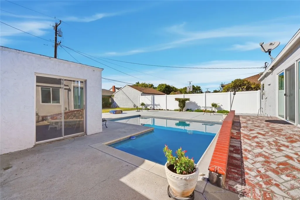 7614 Brunache, Downey, California 90242 home-pic-47