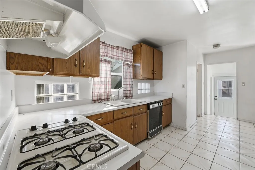 7614 Brunache, Downey, California 90242 home-pic-17