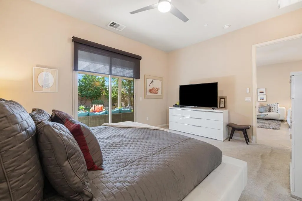 39228 Calle Negrete, Indio, California 92203 home-pic-21