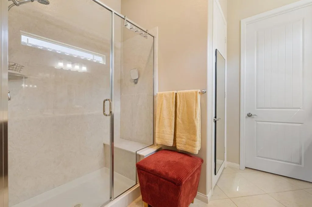 39228 Calle Negrete, Indio, California 92203 home-pic-23