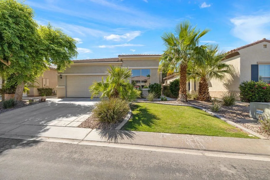 39228 Calle Negrete, Indio, California 92203 home-pic-9