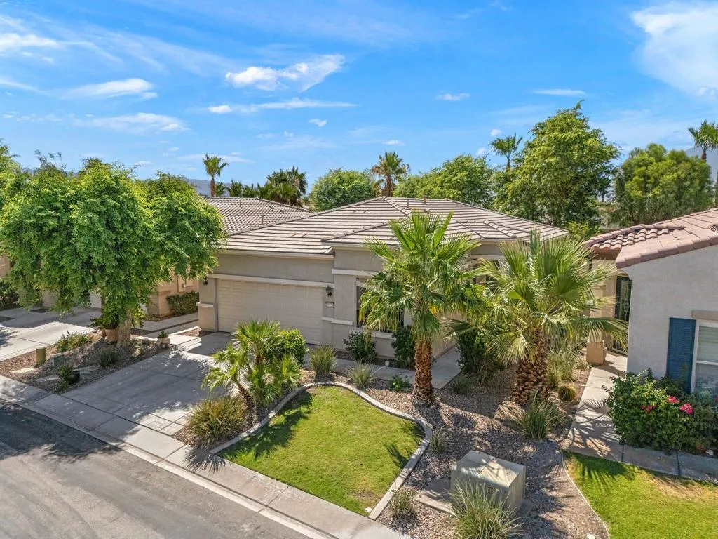 39228 Calle Negrete, Indio, California 92203 home-pic-8