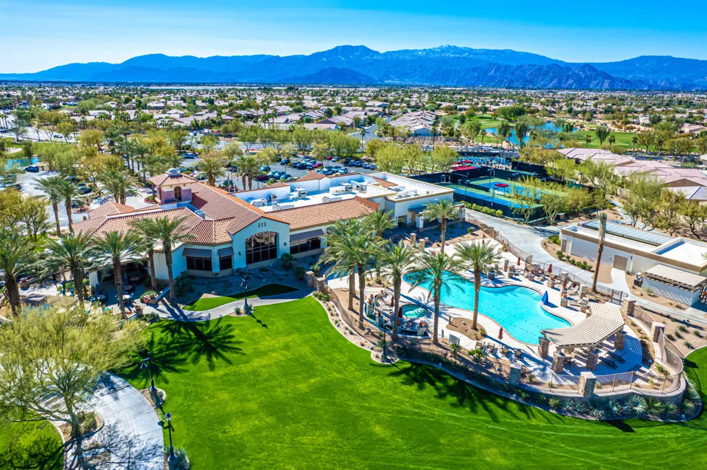 39228 Calle Negrete, Indio, California 92203 home-pic-34