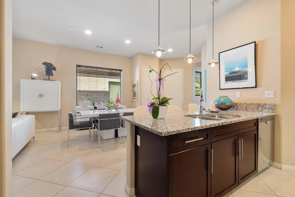 39228 Calle Negrete, Indio, California 92203 home-pic-16