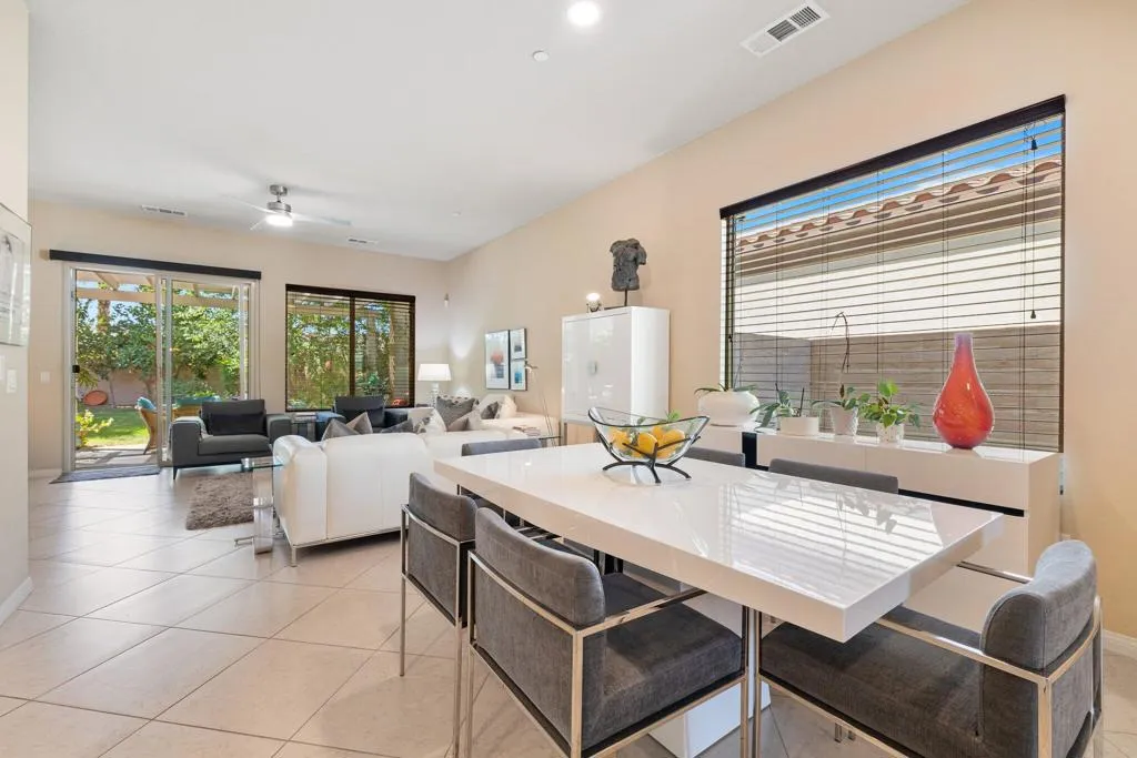 39228 Calle Negrete, Indio, California 92203 home-pic-3