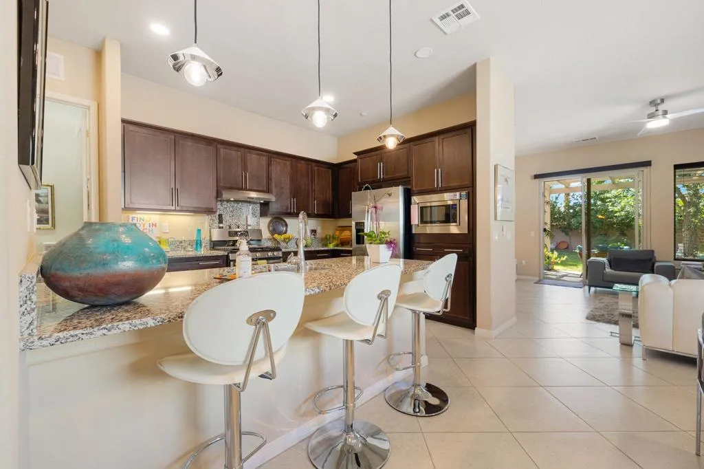 39228 Calle Negrete, Indio, California 92203 home-pic-15