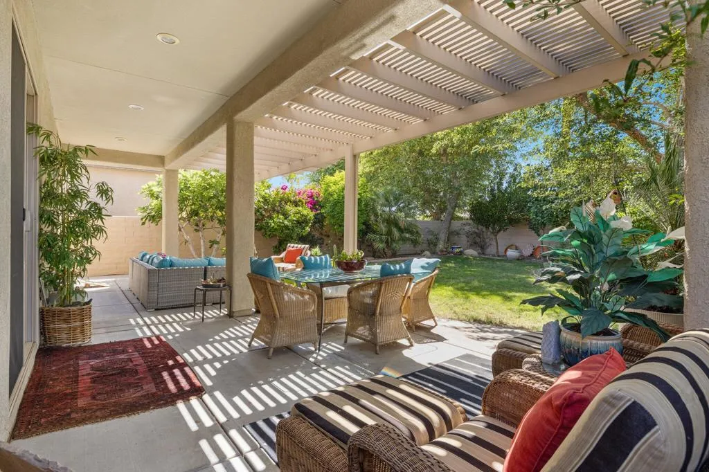 39228 Calle Negrete, Indio, California 92203 home-pic-12