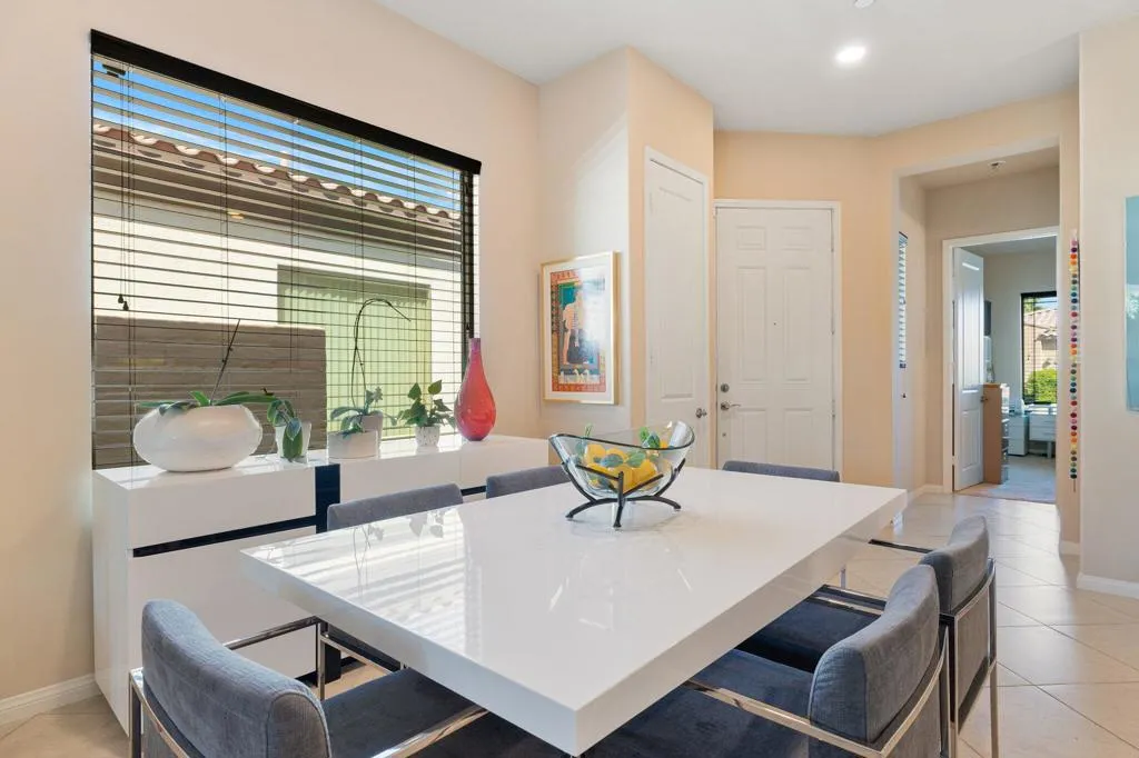 39228 Calle Negrete, Indio, California 92203 home-pic-18