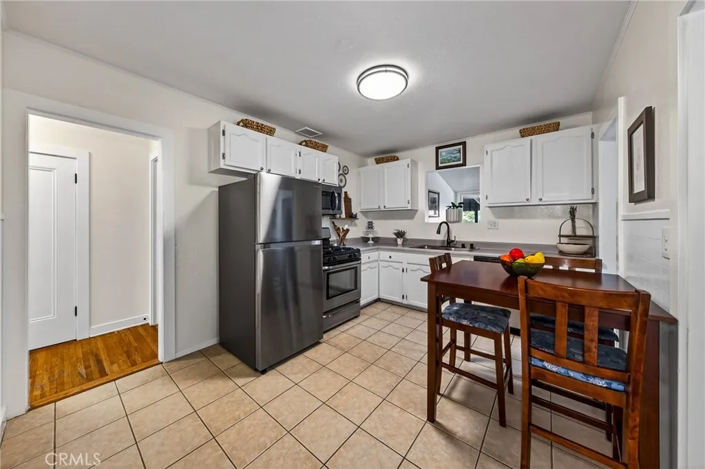 716 W Olive, Redlands, California 92373 home-pic-9