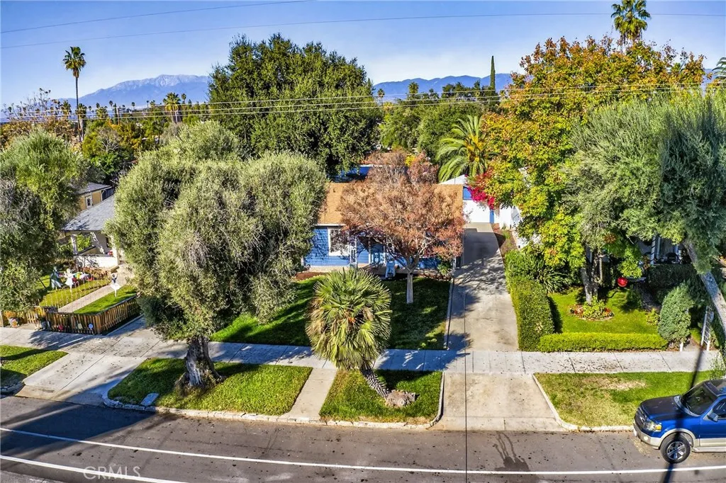 716 W Olive, Redlands, California 92373 home-pic-1