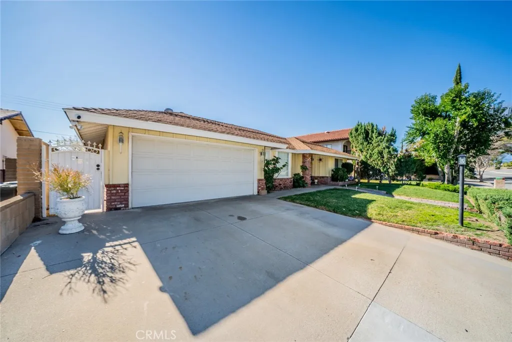 725 Northpark, San Bernardino, California 92407 home-pic-2