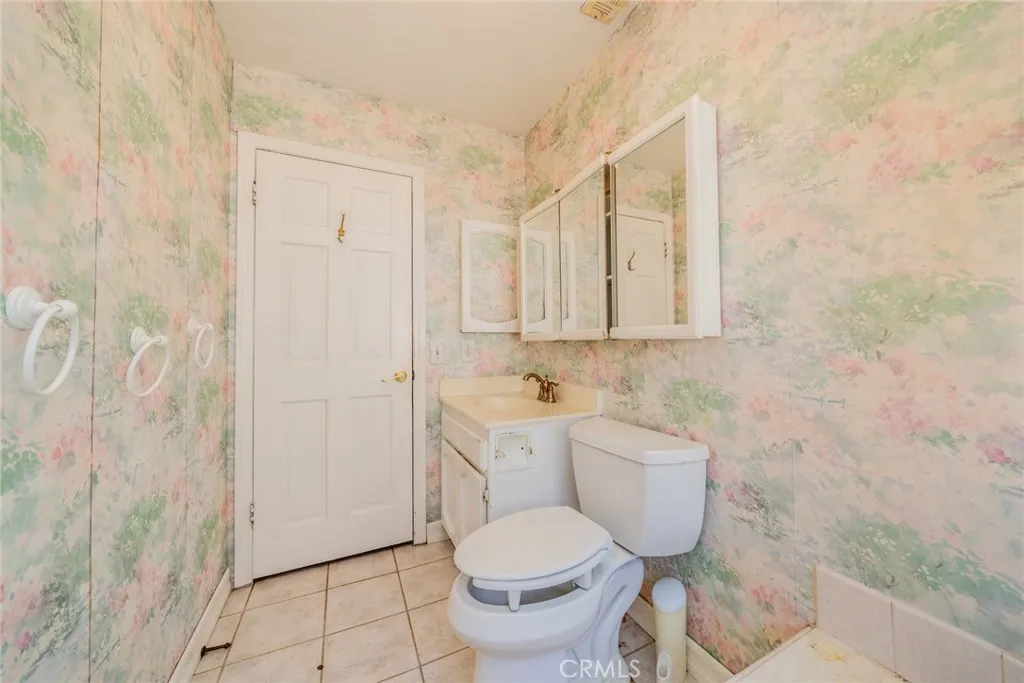 725 Northpark, San Bernardino, California 92407 home-pic-18