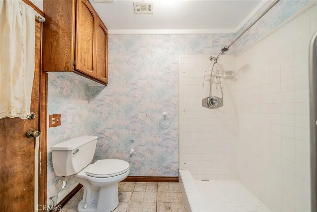 725 Northpark, San Bernardino, California 92407 home-pic-10