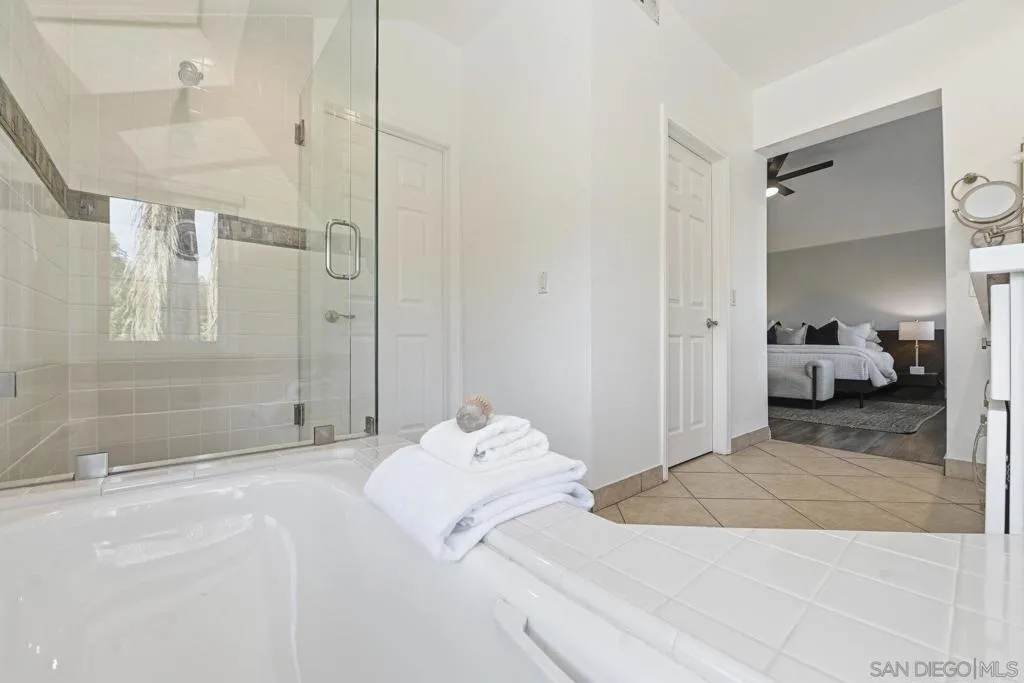 13366 Twin Circle Ct, Poway, California 92064 home-pic-23