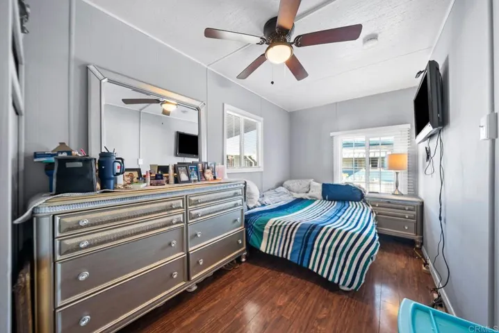 Extra Room/Den