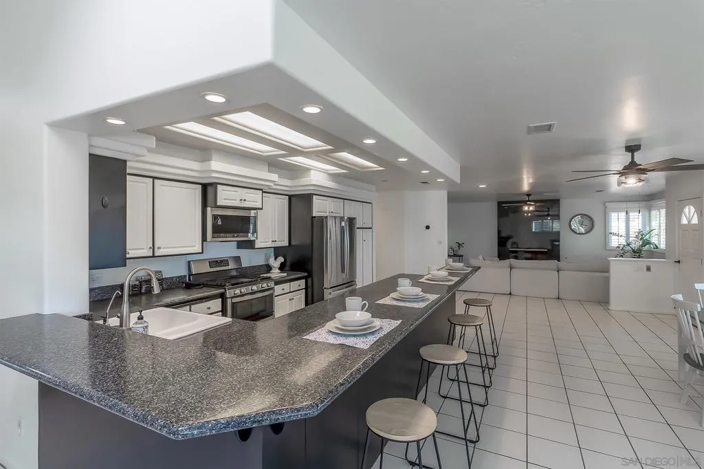 10028 Resmar Pl, La Mesa, California 91941 home-pic-11